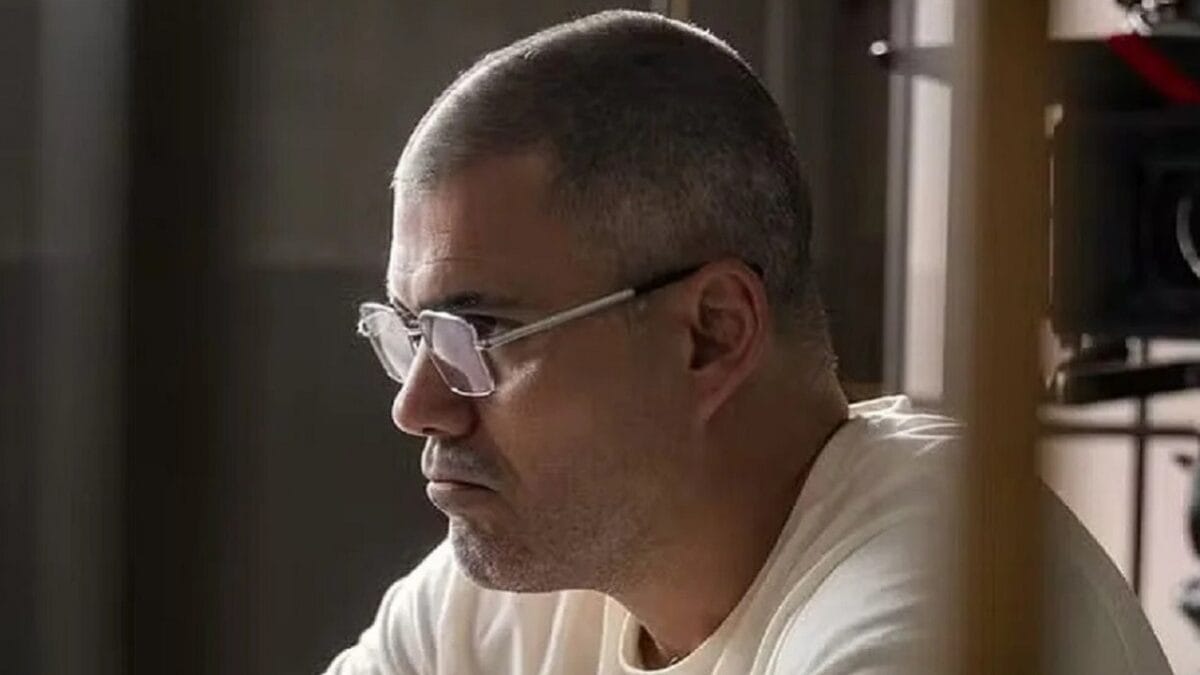 Jorginho Ninja, personagem de Juliano Cazarré em Três Graças, novela das nove da Globo