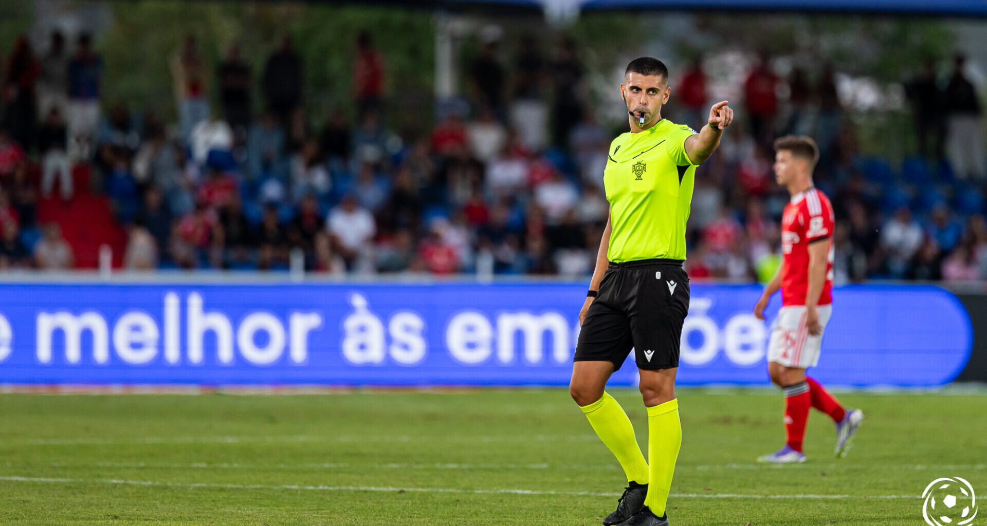 Famalicão x FC Porto começou com polémica envolvendo arbitragem