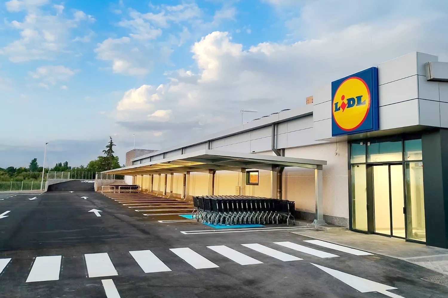 Trabalhador do Lidl despedido por ter sido apanhado a levar produtos escondidos para o carro: tribunal teve a última palavra