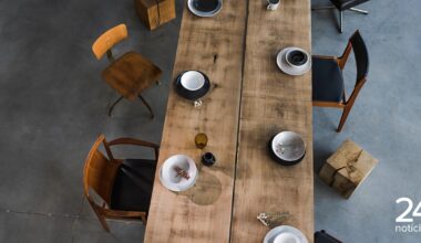 Porque é que a GenZ gosta tanto de fazer refeições em mesas comunitárias? - Atualidade