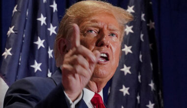 BBC acusada de editar seletivamente um vídeo de Trump do dia do ataque ao Capitólio