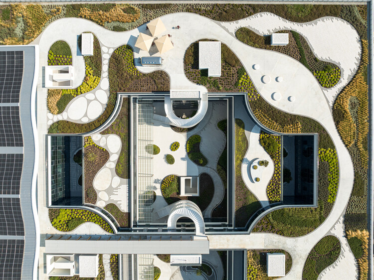 Oriente Green Campus  / LJ-Group Landscape Architecture + Saraiva + Associados + Kohn Pedersen Fox (KPF)  - Imagem 21 de 24