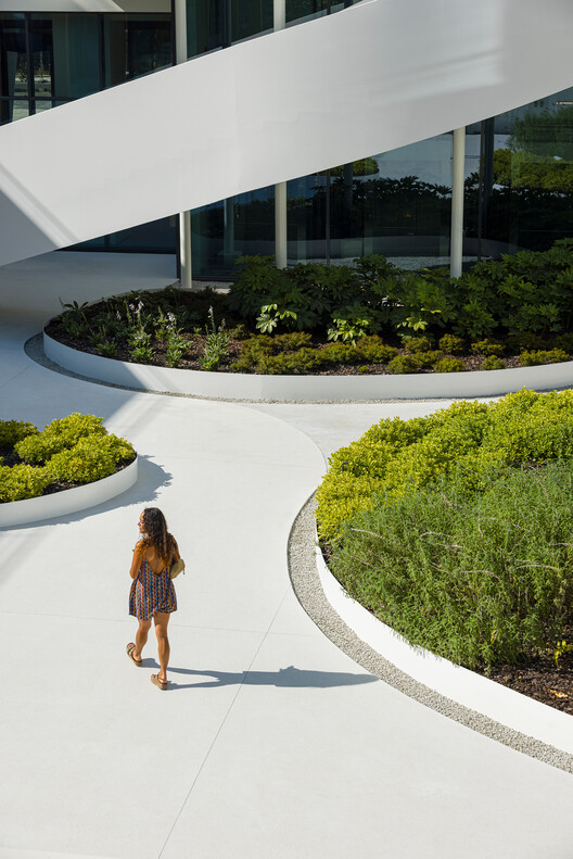 Oriente Green Campus  / LJ-Group Landscape Architecture + Saraiva + Associados + Kohn Pedersen Fox (KPF)  - Fotografia de Exterior