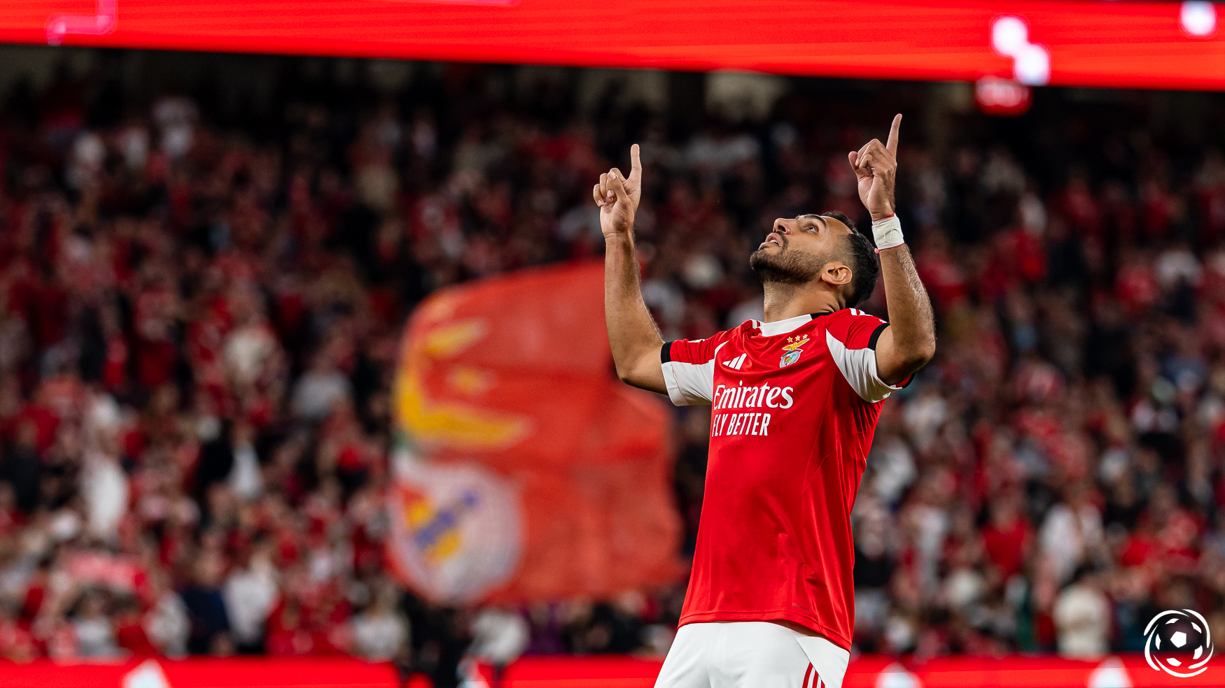 Benfica pensa contratar concorrente para Pavlidis: eis o plano