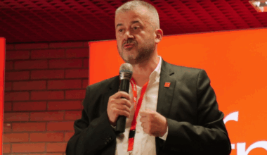 "o encerramento total [das escolas] é uma possibilidade real e plenamente legítima"