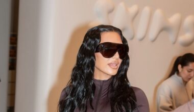 Kim Kardashian lançou a SKIMS junto a Jens Grede, em 2019