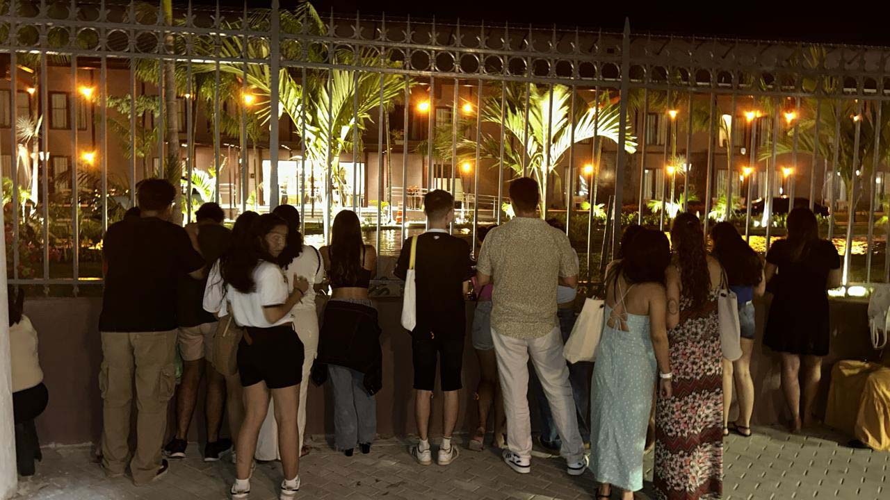 Fãs fazem vigília por Shawn Mendes em hotel de Belém • DOL