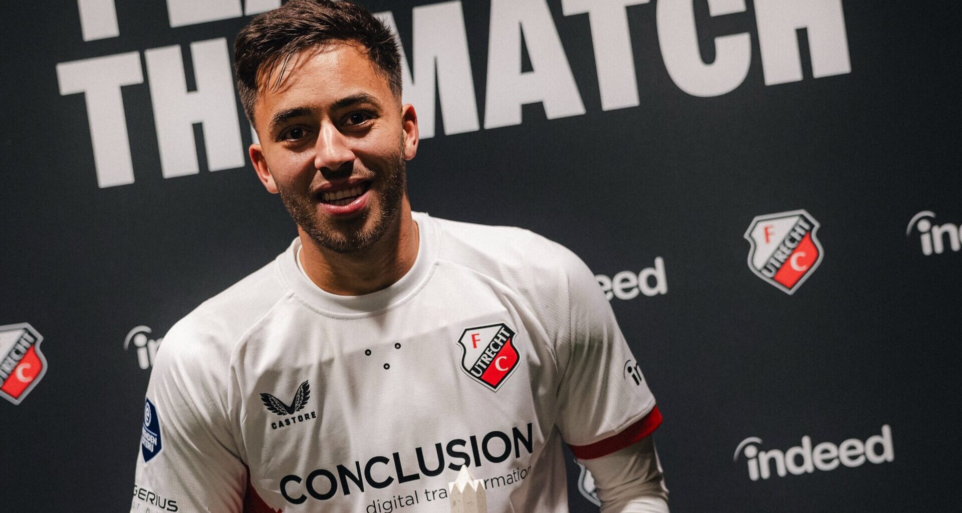 Benfica e FC Porto entram em disputa por Souffian El Karouani e já perguntaram pelo jogador