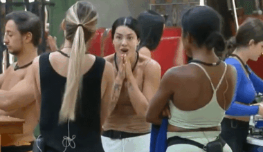 A Fazenda 2025: Saory e Rayane discutem na cozinha