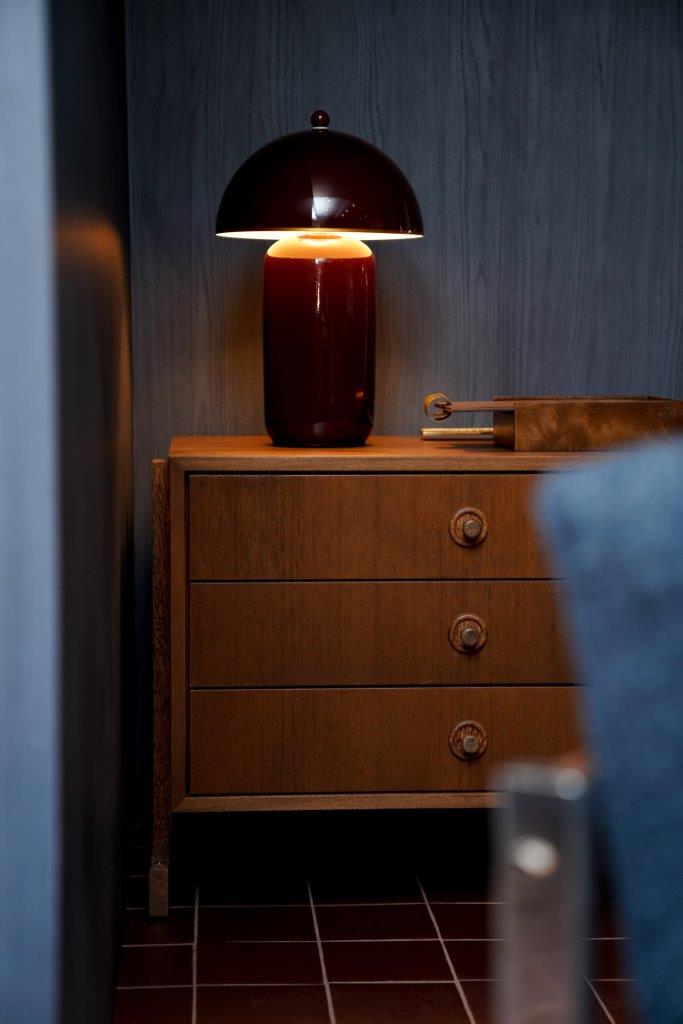 A influência das madeiras escuras e claras na atmosfera: elegância ou leveza na decoração?