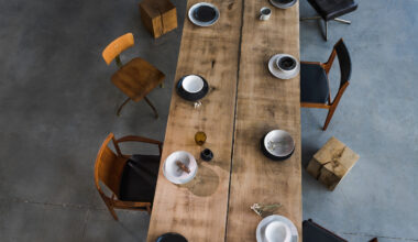 Porque é que a GenZ gosta tanto de fazer refeições em mesas comunitárias?