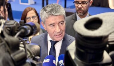 Carneiro pede a Montenegro que intervenha em relação a estudantes vindos da Ucrânia