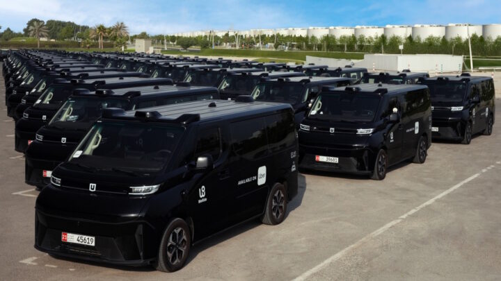 Frota de robotáxis da Uber em Abu Dhabi