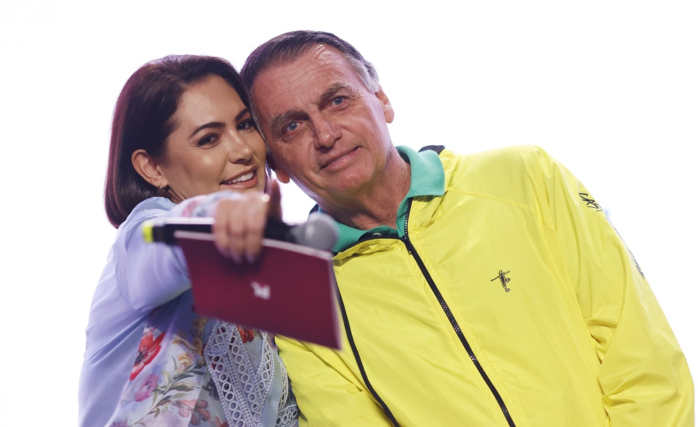 ‘Nos não vamos desistir da nossa nação’, diz Michelle