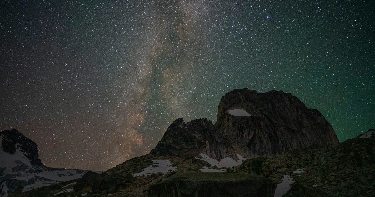 Céu de novembro traz chuva de meteoros, superlua e encontros celestes; veja