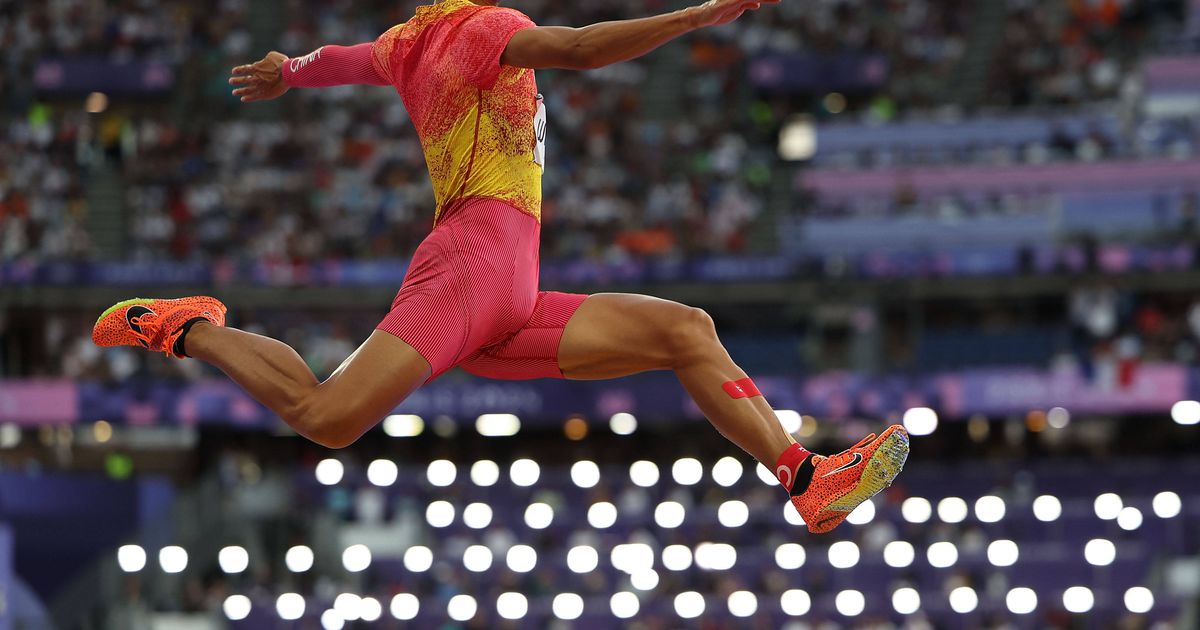 Campeão mundial ilibado de doping devido a câmara de segurança de hospital