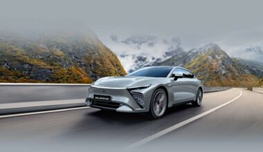 Chinesa Chery anuncia híbrido com autonomia de 1700 km que carrega 450 km em 5 minutos