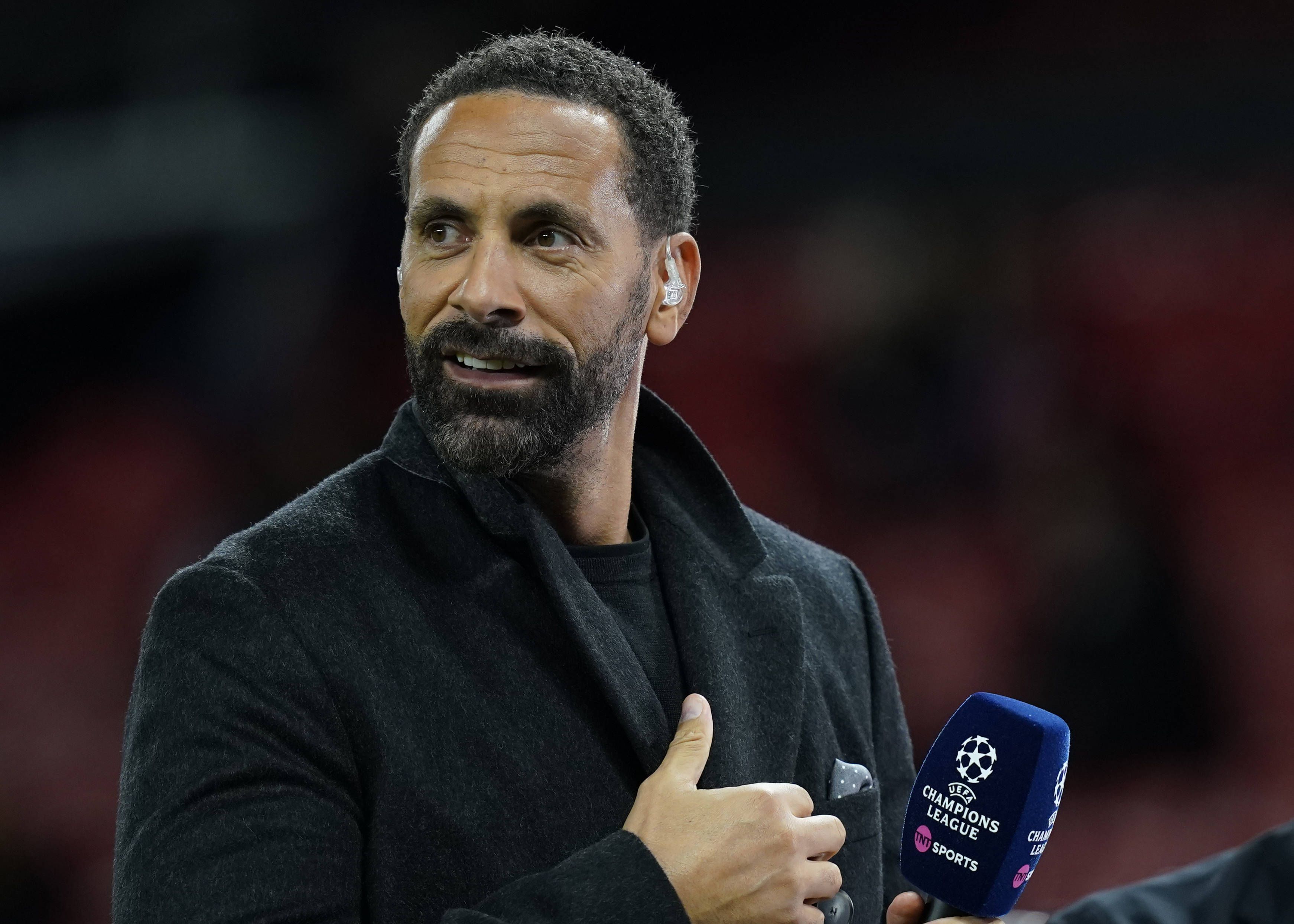 Rio Ferdinand, Leeds. No início dos anos 2000, o defesa distendeu um tendão na face posterior do joelho enquanto via televisão com a perna apoiada numa mesa