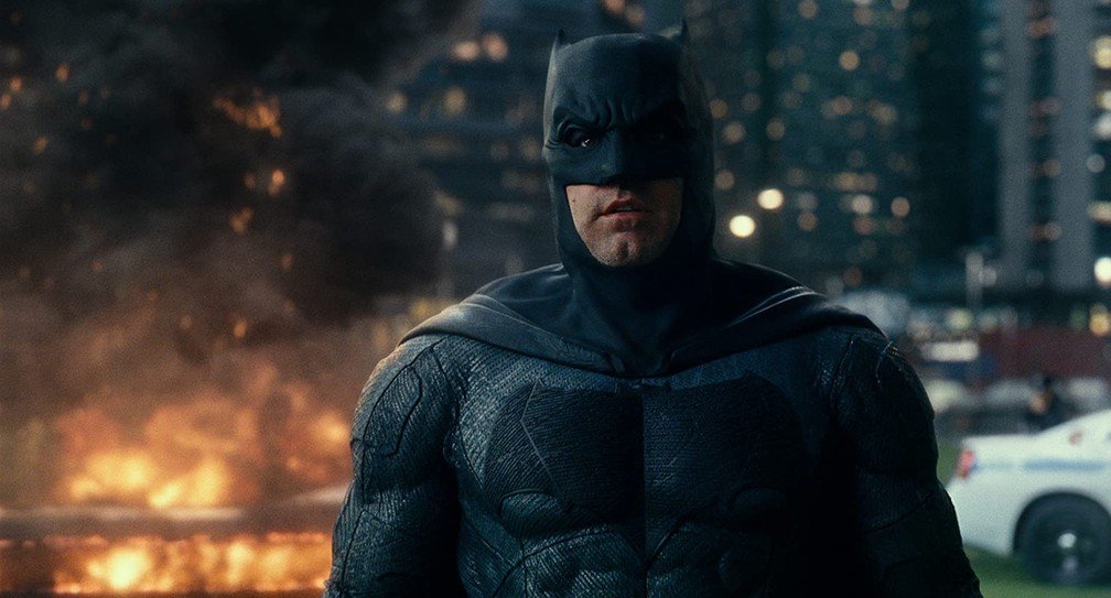 'Liga da Justiça': Zack Snyder revela nova imagem de Ben Affleck como Batman; Confira!