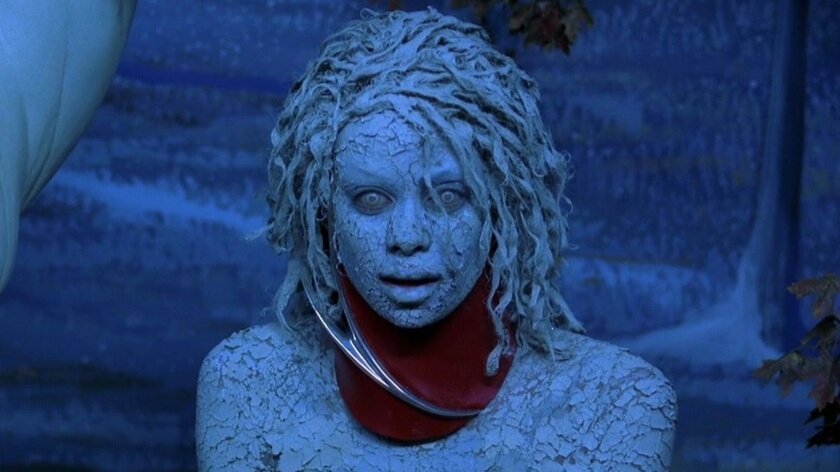 Este filme de ficção científica polêmico estrelado por Jennifer Lopez foi um sucesso, mas agora está praticamente esquecido; você se lembra dele?