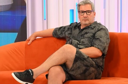 Siga-nos no Google News