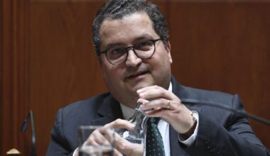 "Se acredita em tudo o que vê na net…"