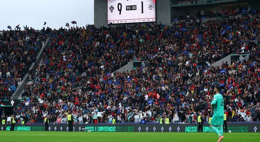 Goleada à Arménia. Portugal apurado para o Mundial de 2026