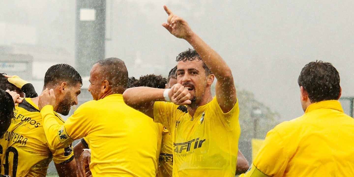 Fafe veste-se de 'tomba-gigante' e elimina Arouca da Taça de Portugal