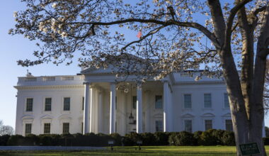 EUA suspendem todas as decisões de asilo após morte de militar da Guarda Nacional