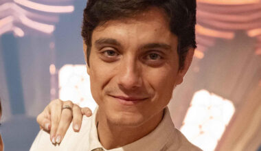 Cadu Libonati vive o médico Túlio na novela Êta Mundo Melhor - Foto: Globo/ Fábio Rocha