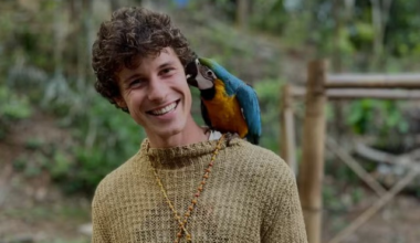 Shawn Mendes é fotografado em aldeia indígina em São Paulo; cantor está há três semanas no Brasil