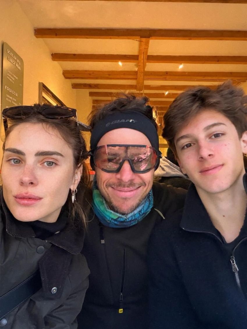 Carolina Dieckmmann com Tiago e José Worcman • Instagram/ Carolina Dieckmmann