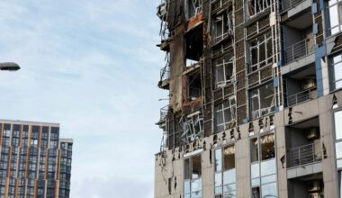 Ataque russo contra Kiev mata seis pessoas e interrompe fornecimento de energia