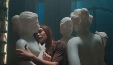 Estátua de Arminda (Grazi Massafera) em 'Três Graças' — Foto: Rede Globo / Reprodução