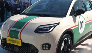 China lança carro elétrico de 5 mil euros que troca de bateria em 99 segundos