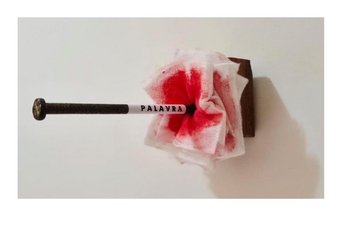 Obra de Cláudia Linhares na mostra "Borrão", no Memorial Getúlio Vargas — Foto: Divulgação