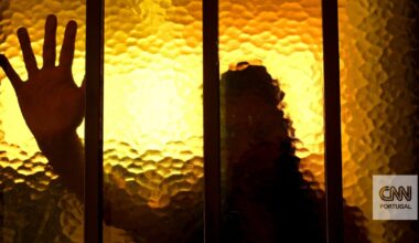 Jovem de 14 anos foi violada por ex-namorado e três amigos em Viseu. Atos sexuais foram gravados e depois divulgados