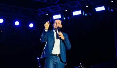 Padre Ezequiel Dal Pozzo no show de Natal de Concórdia, dia 23 de novembro - Rádio Rural