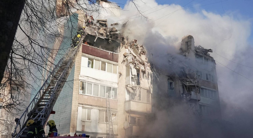 Ataque russo faz pelo menos nove mortos na região oeste da Ucrânia