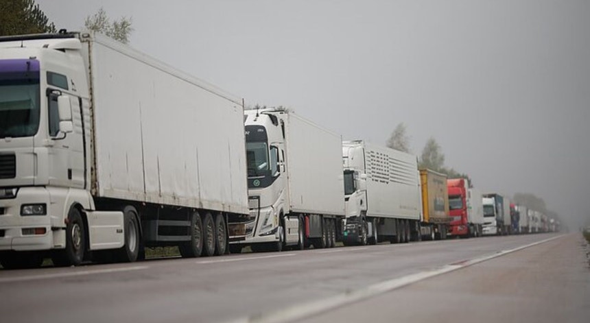 Encerramento de todas as fronteiras retém na Bielorrússia 2.000 camiões lituanos