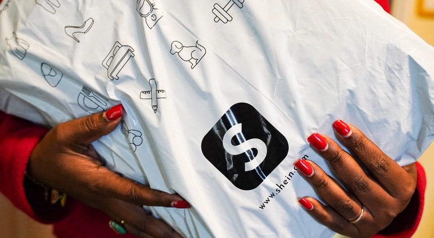"Operação de magnitude excecional". França controla 100% das encomendas da Shein
