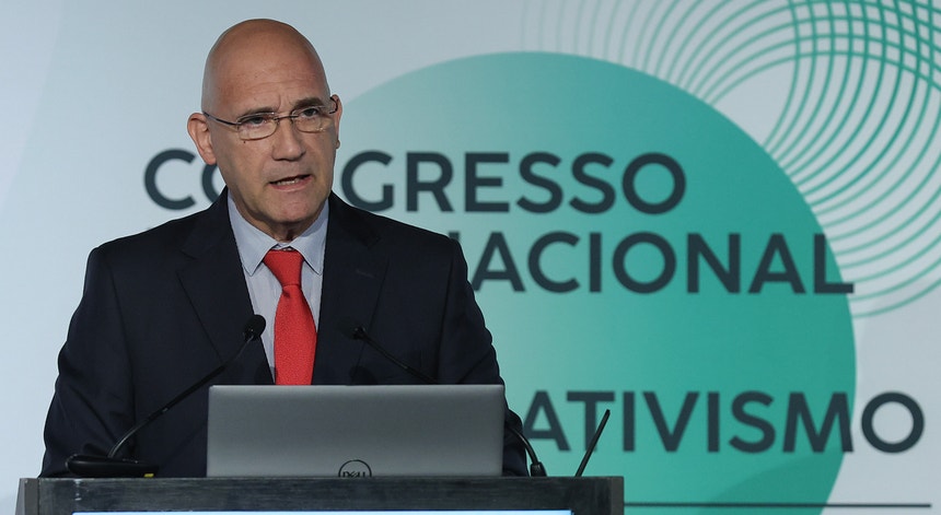 "Cálculos eleitorais". O aviso de Passos Coelho ao Governo AD