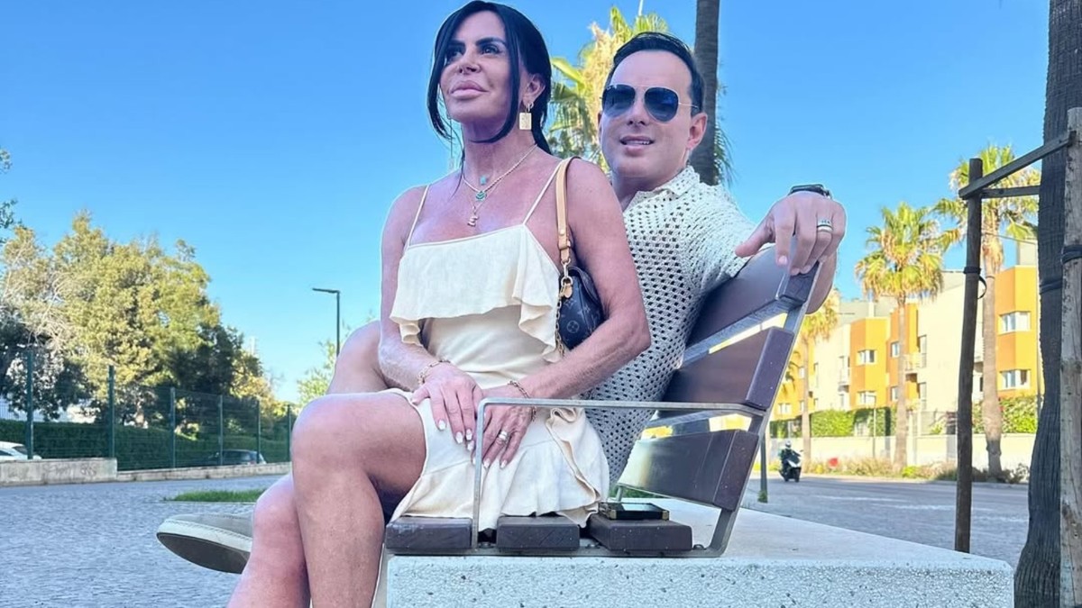 Gretchen aposta em lingerie com o nome do marido para apimentar a relação