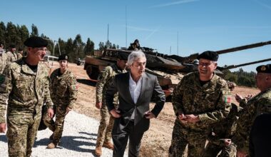 Navios, blindados, satélites. Reforço das Forças Armadas agendado para o Conselho de Ministros - Diário de Notícias