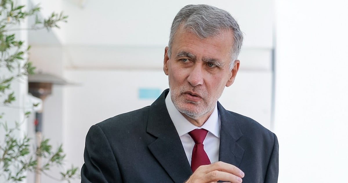 “Demasiados príncipes e principados” e “presa fácil para interesses instalados”