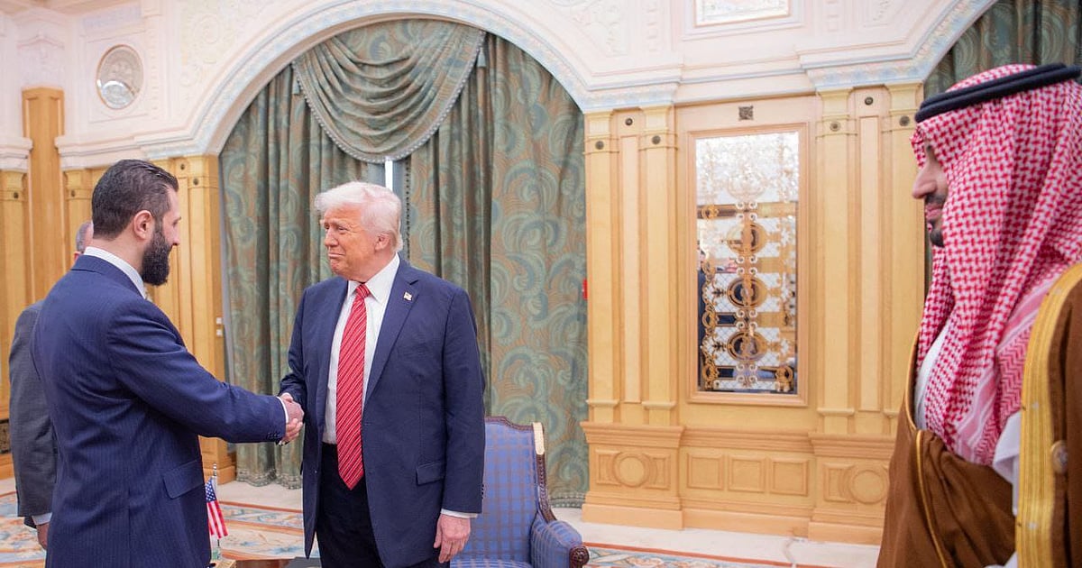 Al-Sharaa: da lista de terroristas a reunir com Trump na Casa Branca - Diário de Notícias