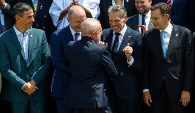 Montenegro tranquiliza Lula sobre imigrantes brasileiros em Portugal