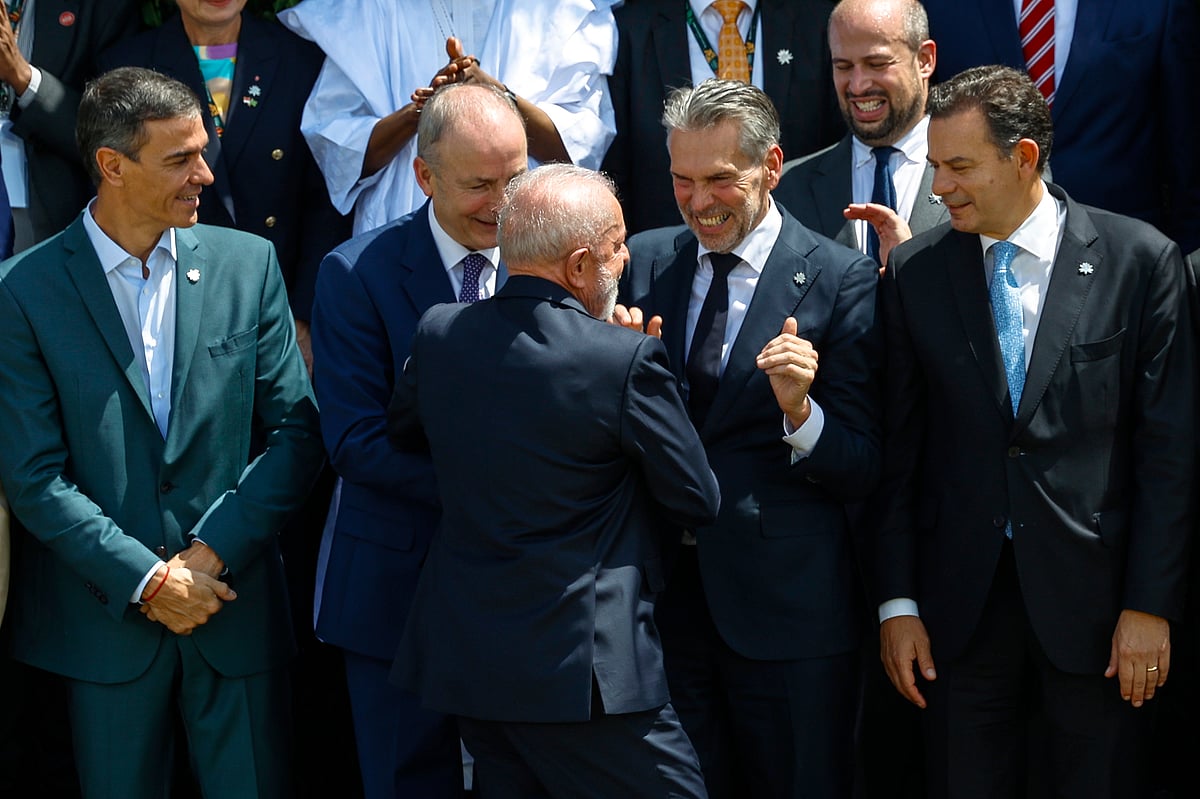 Montenegro tranquiliza Lula sobre imigrantes brasileiros em Portugal