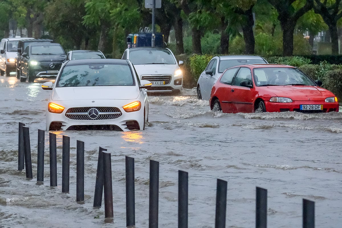 20 Mil Sem Luz e 86 Ocorrências por Chuva