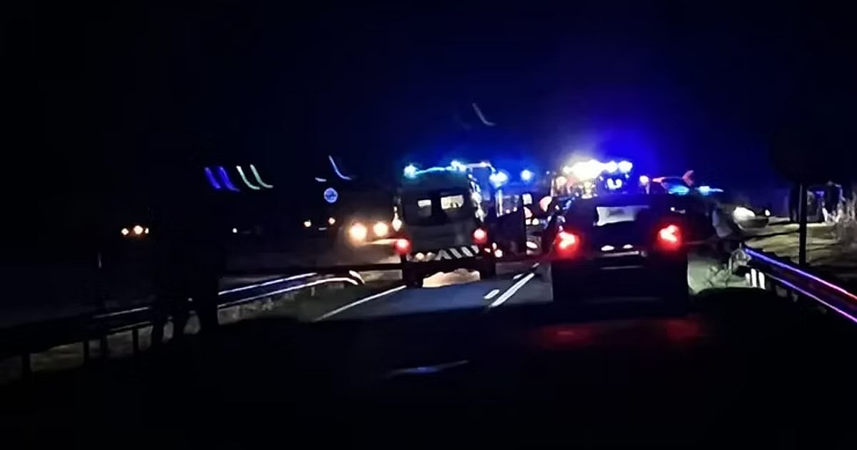 Um morto e quatro feridos graves em colisão entre autocarro e dois automóveis perto de Évora